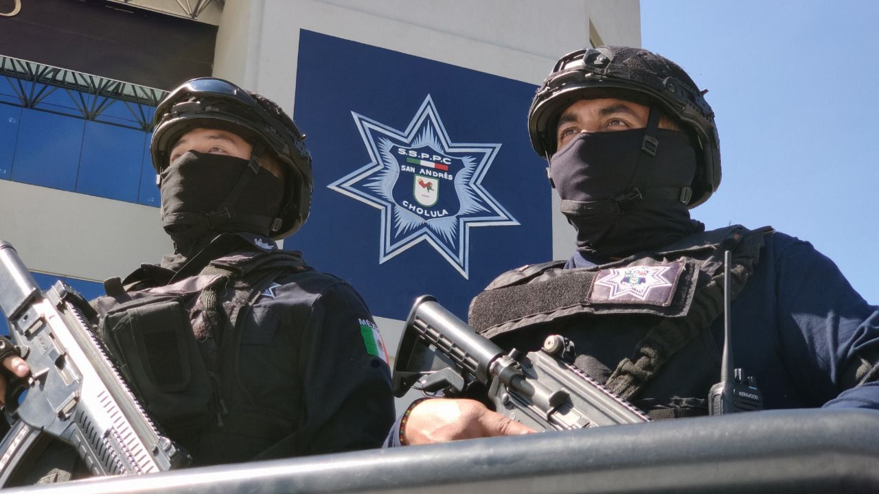 Policía de San Andrés Cholula en coordinación con las fiscalías de CDMX y Puebla dieron cumplimiento a una orden de reaprehensión en contra de una persona dedicada al robo de vehículos