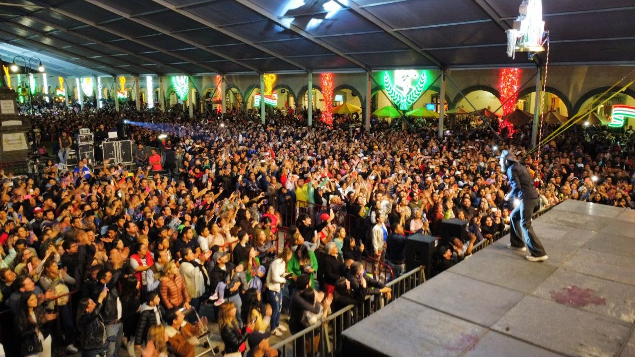 Reyli Barba hizo cantar a 11 mil personas en la Feria Cholula 2023