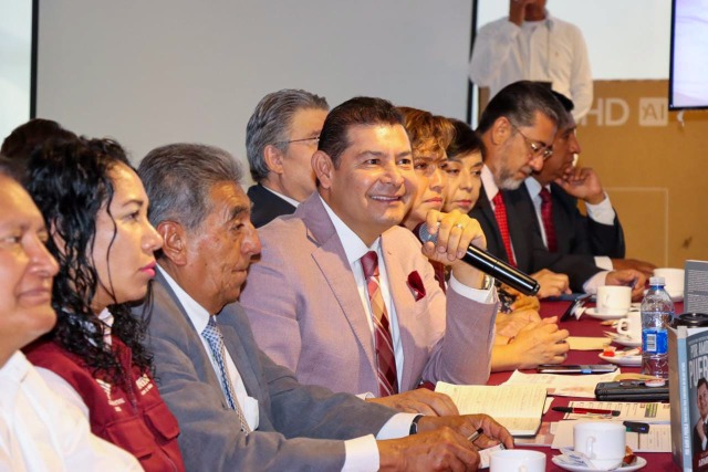 Afirma Alejandro Armenta Mier que ya tiene lista su solicitud de licencia al cargo