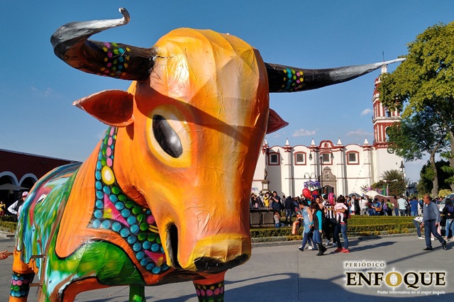 Exponen toritos pirotécnicos en Plaza de la Concordia de San Pedro Cholula 