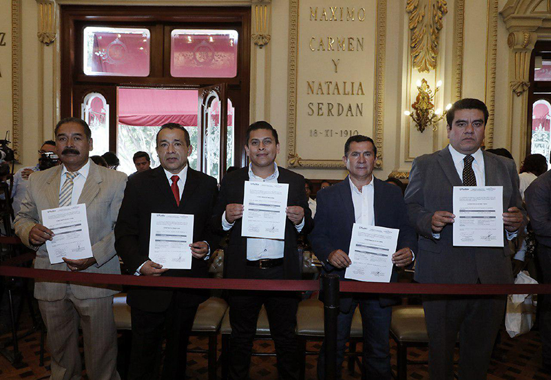 Cabildo toma protesta a ediles auxiliares de plebiscitos extraordinarios