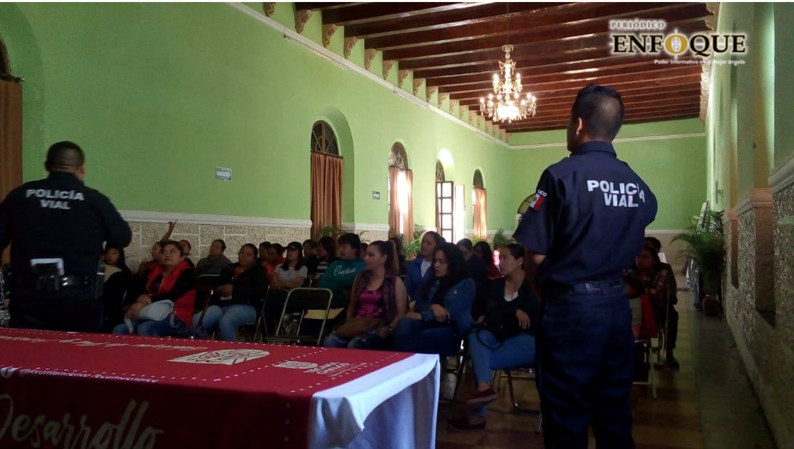 Imparten en Tecamachalco cursos de manejo para mujeres