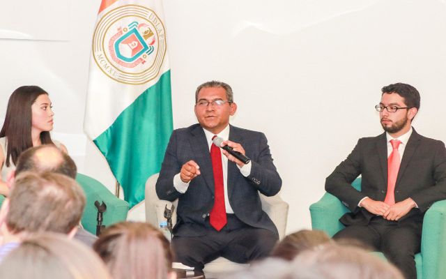 Ante Alumnos de la UDLAP, Jiménez Merino ofrece crear una unidad de inteligencia