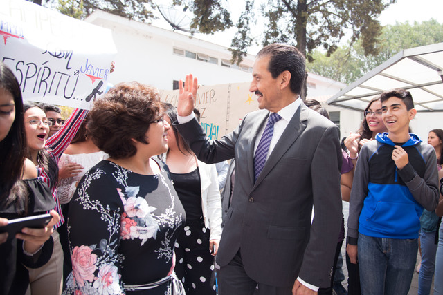Asiste Esparza Ortiz al primer informe de resultados de Hilda Ocaña Meléndez, directora de la preparatoria Benito Juárez García
