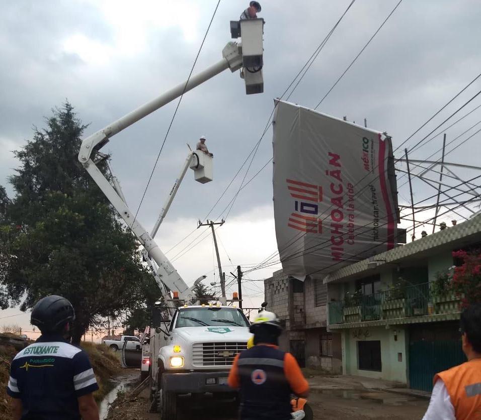 Primer lluvia de la temporada deja múltiples daños en Puebla