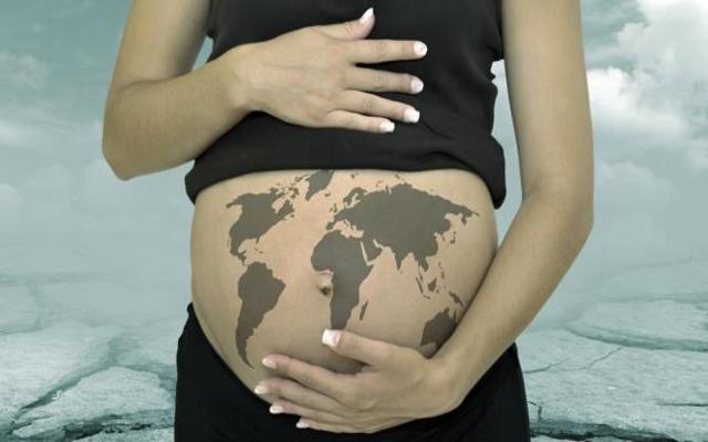 Más de 800 jóvenes embarazadas mueren cada día