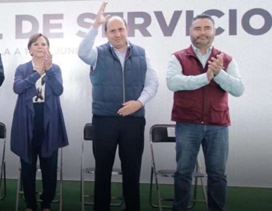 Miguel Barbosa ratifica a Fernando Manzanilla al frente de la SGG