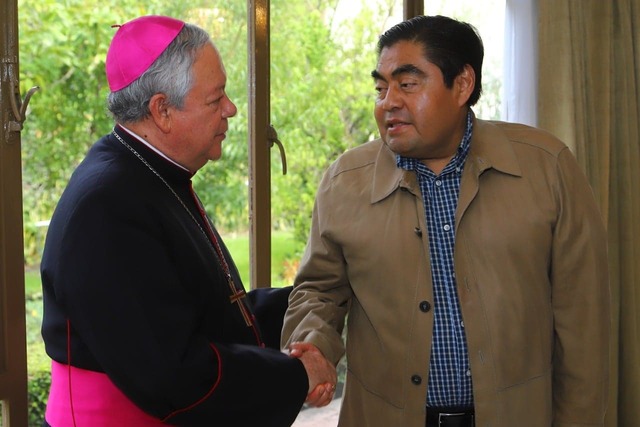 Se reúne el gobernador electo Barbosa Huerta con el Arzobispo de Puebla