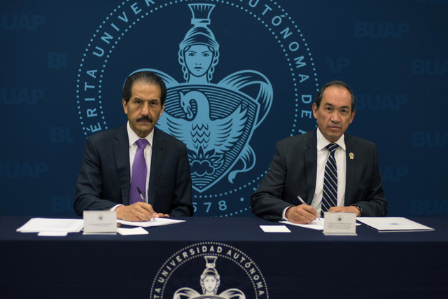 BUAP signa convenio marco de colaboración con agremiados de Canaco 