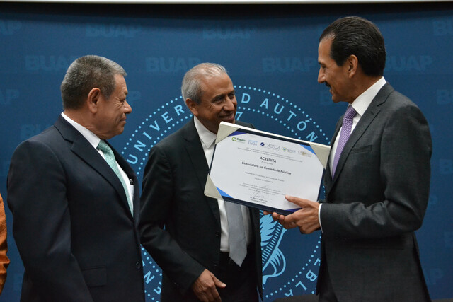 Contaduría Pública BUAP obtiene reacreditación de licenciatura