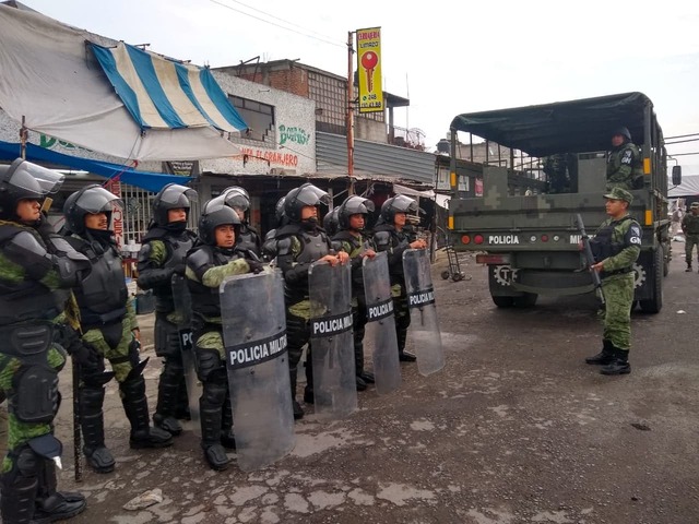 Tras operativo en tianguis de San Martín se detuvieron a ocho personas 