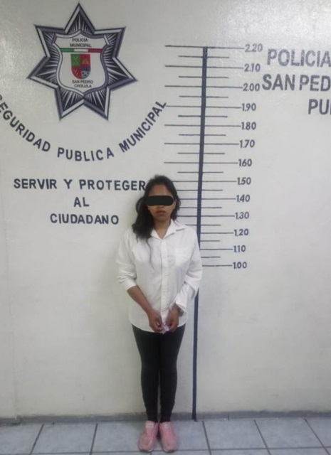 Salvan Policías y Guardia Nacional a mujer de ser linchada en San Pedro Cholula 