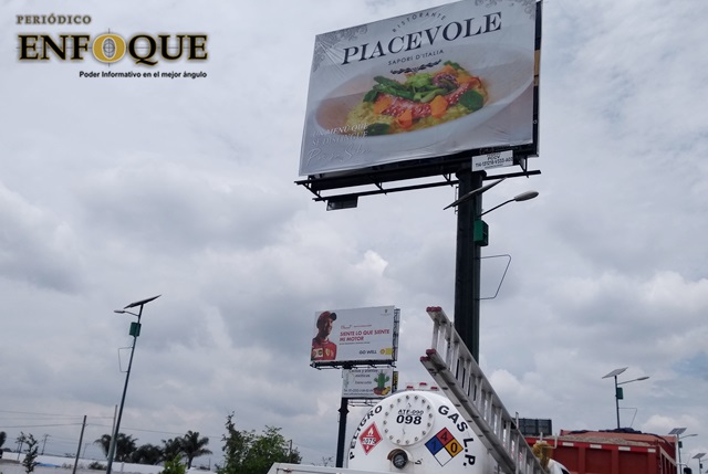 Piden inversionistas regularizar 10 espectaculares en Cholula 