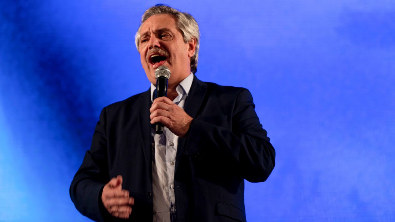 Fernández dice que alinearía a Argentina con postura de México y Uruguay sobre Venezuela