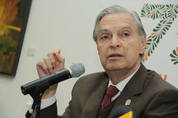 Derbez Bautista se pronuncia a favor del aumento a la tarifa del transporte público