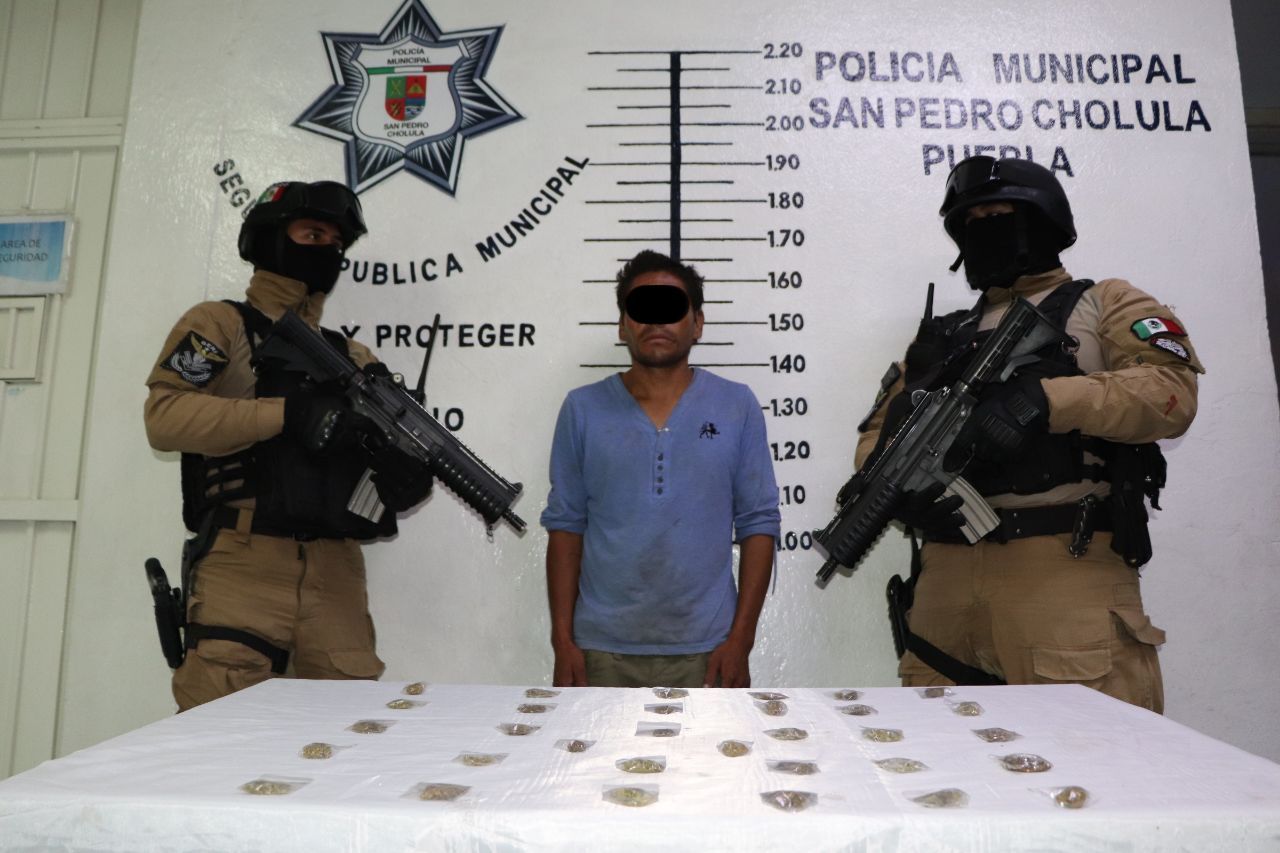 Detiene policía de San Pedro Cholula a presunto vendedor de sustancias prohibidas