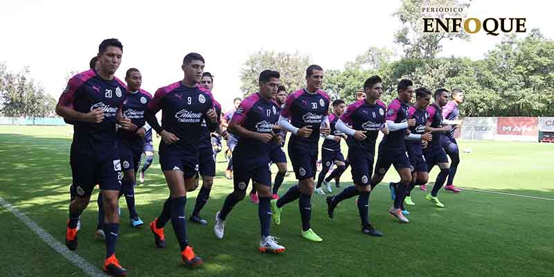 A pesar de video emborrachándose, Vega y Pulido entrenan con normalidad en Chivas 