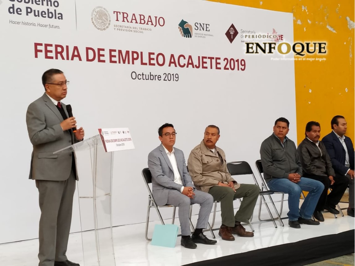 Realizan la primera Feria del Empleo en Acajete