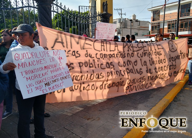 Entre protestas y consignas, Lupita Daniel rinde su primer informe en Cuautlancingo