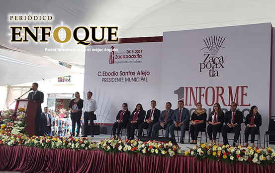 Da discurso en náhuatl edil de Zacapoaxtla en su primer informe de actividades.