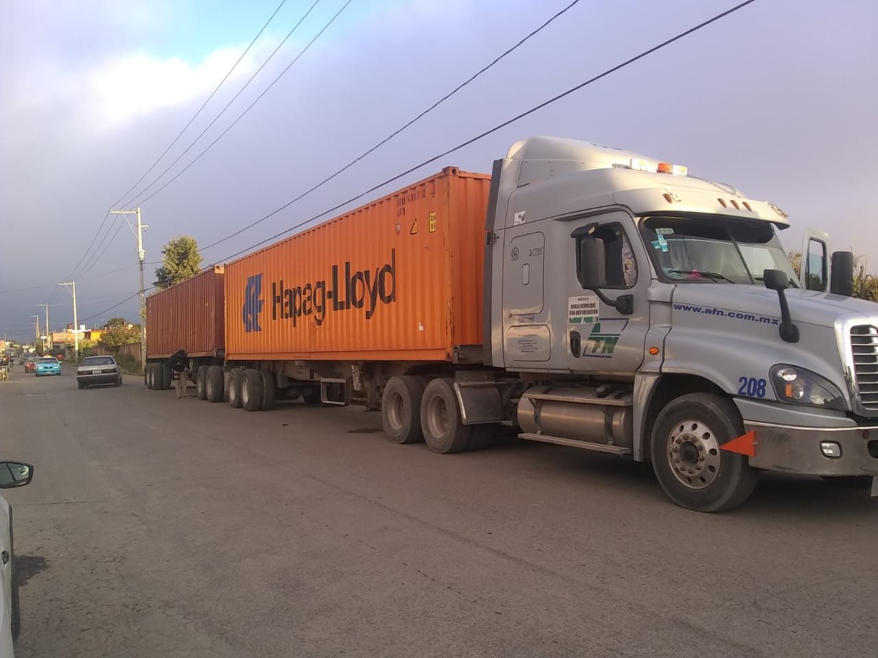 2 Recuperan policías de San Pedro Cholula trailer robado hay 2 detenidos