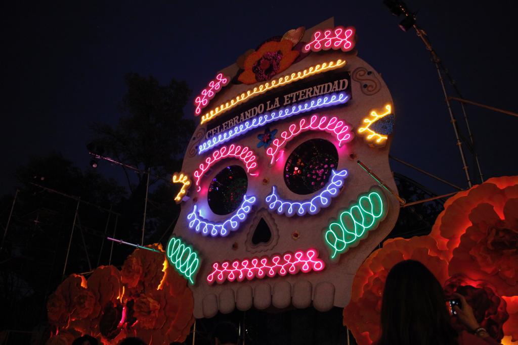 Inaugura Jefa de Gobierno recorridos nocturnos gratuitos "Celebrando la Eternidad" 