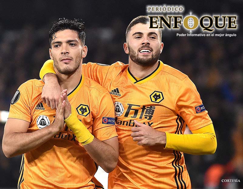 Raúl Jiménez anota y noquea a rival en la Europa League (VIDEO) 