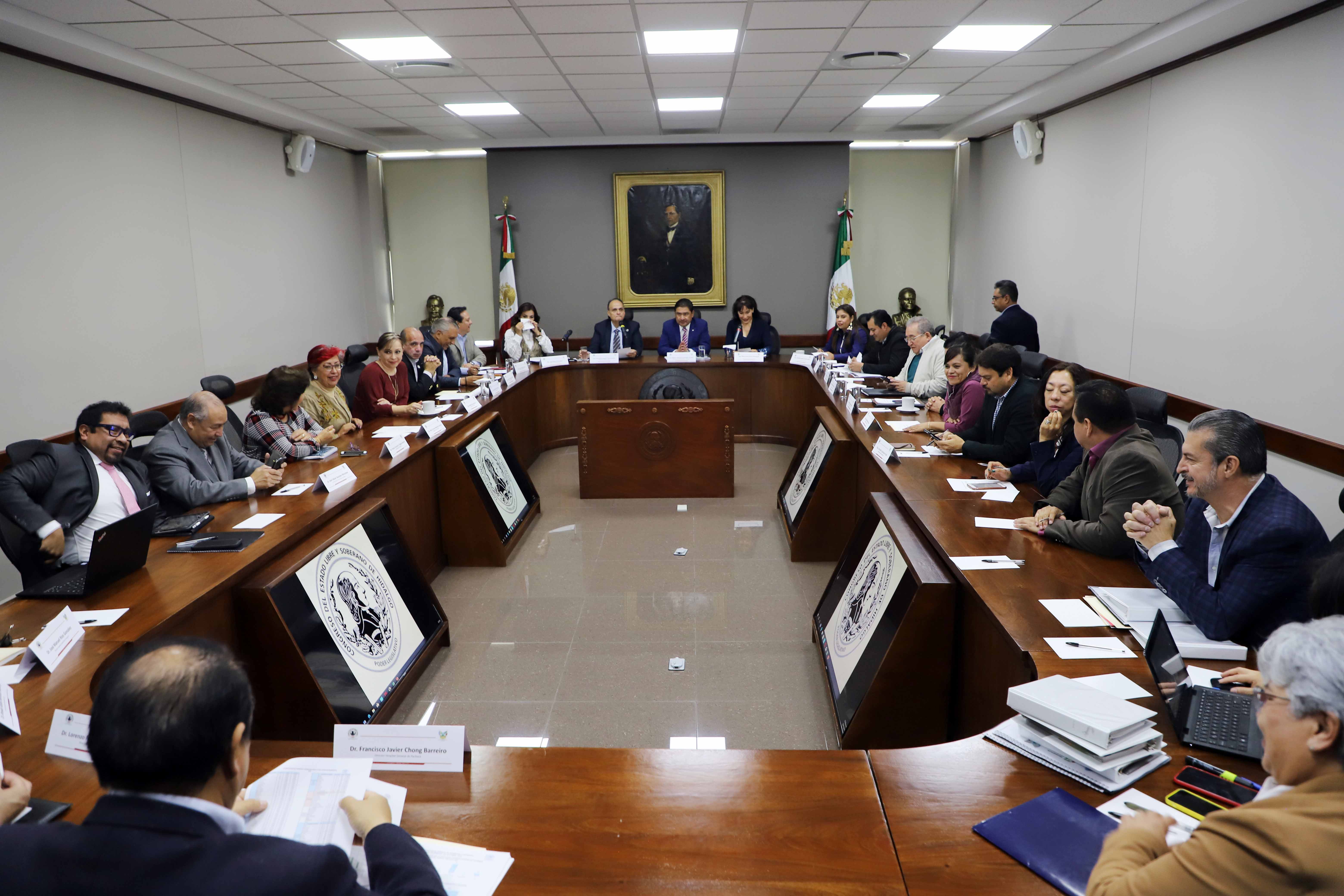 Marco Antonio Escamilla Acosta realiza mesa de trabajo con diputados locales en Hidalgo