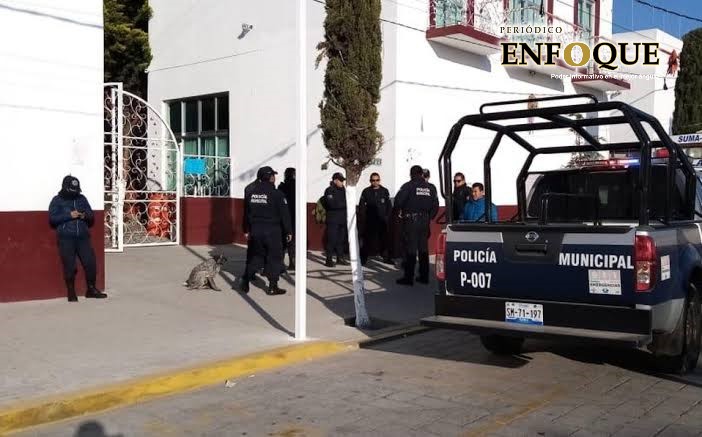 Después de manifestaciones, policías en Amozoc comienzan a recibir sus pagos