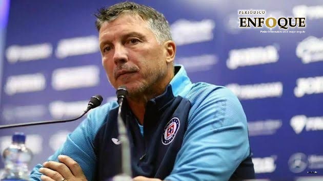 Aficionados de Cruz Azul claman el #FueraSiboldi