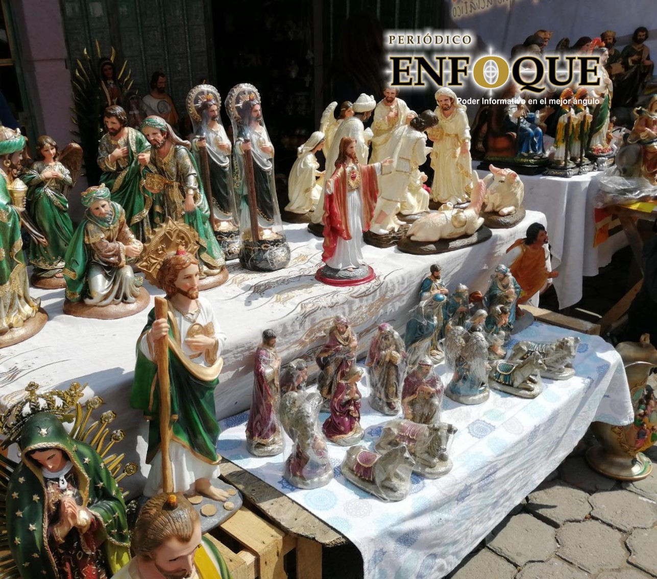 A la alza venta de artesanías navideñas en Amozoc 