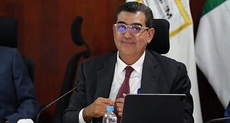  Sergio Salomón asume el INM; Garduño se despide entre polémica