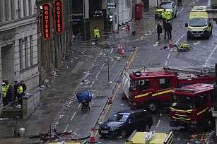Premier League en shock por atropello masivo durante festejos en Liverpool