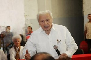 Muere el periodista Mario Renato Menéndez fundador de Por Esto!