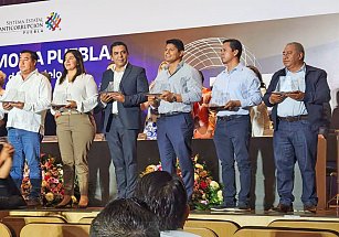 Acude Omar Muñoz a la presentación de la “Plataforma Digital Estatal, Revolución Digital por Amor a Puebla” 