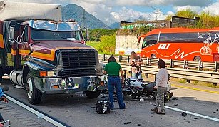 Choque múltiple en autopista Puebla-Veracruz paraliza tráfico y deja heridos