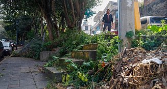 Vecinos exigen acción: abandono de calle amenaza pocito de Ocotlán