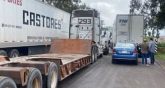 Tráfico detenido en la carretera México-Querétaro por accidente