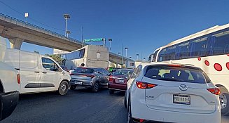 Accidente y bloqueos complican el tránsito en la México-Querétaro hoy