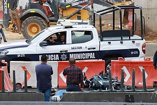 Tragedia en la autopista: muere policía mexiquense en accidente de moto