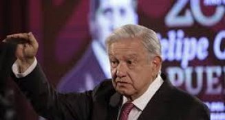 AMLO respalda a Claudia Sheinbaum y critica a la monarquía española