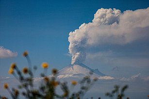 ¡Impresionante fumarola del Popocatépetl! Monitoreo constante en Tlaxcala