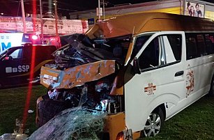 Accidente en Iztapalapa: 10 heridos y caos vial por volcadura