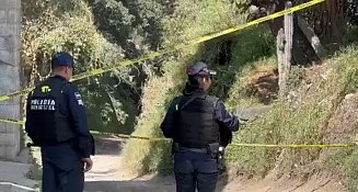 Encuentran cadáver envuelto en lonas en barranca de Xonacatepec, Puebla