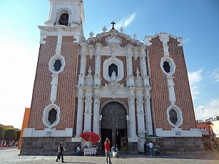 La Iglesia como Refugio: Espacios de Esperanza para Jóvenes y Niños Atrapados por las Drogas y la Violencia