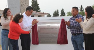 Inaugura Armando Aguirre pavimentación en Ocotlán 