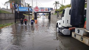 Atienden San Andrés Cholula afectaciones por lluvias en Vía Atlixcáyotl y Bulevar Los Reyes