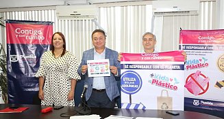 El Ayuntamiento de Puebla presentó la campaña “+ Vida, – Plástico”; una estrategia de sensibilización que busca concientizar a la ciudadanía -en especial al sector comercial- para reducir el uso de bolsas de plástico y desechables.   A través de esta estrategia, la Secretaría de Gestión y Desarrollo Urbano, difundirá la importancia de erradicar el uso de productos plásticos de un solo uso, en cumplimiento al artículo 40 Bis de la Ley para la Prevención y Gestión Integral de los Residuos Sólidos Urbanos de Manejo Especial para el Estado de Puebla.     En su fase inicial, esta campaña estará centrada en socializar los efectos negativos del uso de bolsas de plástico y desechables, a la vez de fomentar prácticas más sostenibles que protejan al medio ambiente y así ofrecer alternativas de productos reutilizables en actividades comerciales.  “+ Vida, – Plástico” también contempla una segunda y tercera fase de acercamiento y seguimiento, para supervisar el cumplimiento a la normativa en la materia en el mediano y largo plazo.