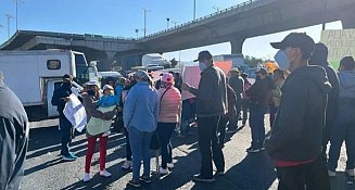 Bloqueo en la autopista México-Querétaro por manifestantes de Tultitlán