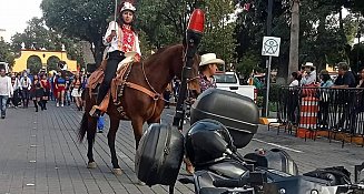 Inicia desfile de 'Las Mascaritas' en San Pedro Cholula